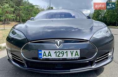 Tesla Model S 2016