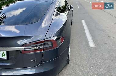 Лифтбек Tesla Model S 2016 в Киеве