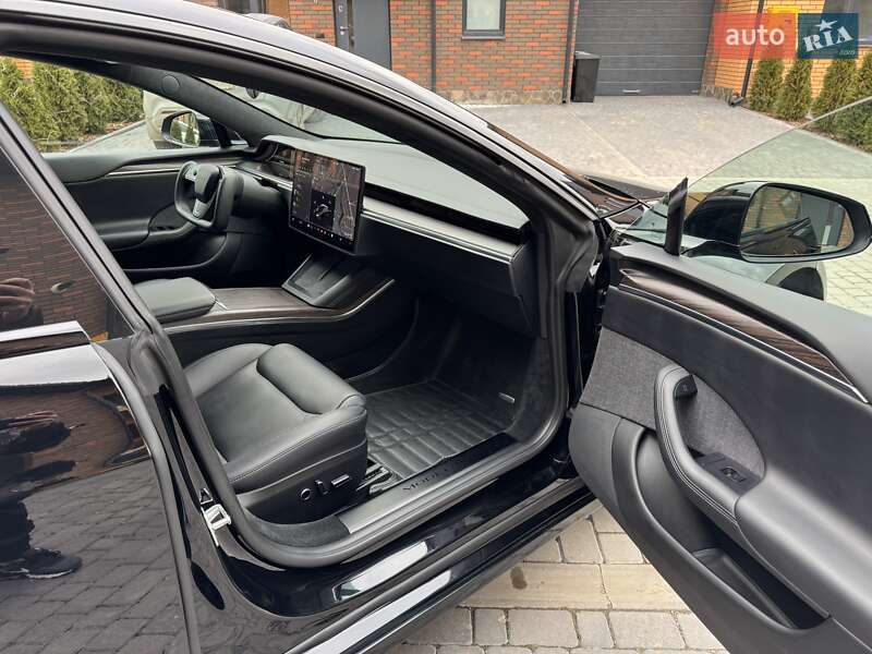 Лифтбек Tesla Model S 2022 в Виннице