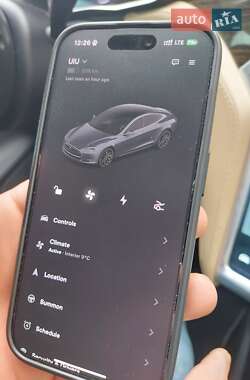 Лифтбек Tesla Model S 2014 в 