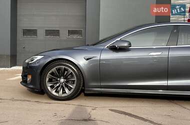 Лифтбек Tesla Model S 2016 в Киеве