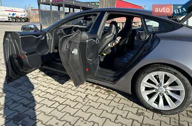 Лифтбек Tesla Model S 2016 в 