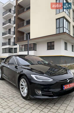 Лифтбек Tesla Model S 2019 в 