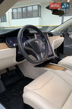 Лифтбек Tesla Model S 2019 в 