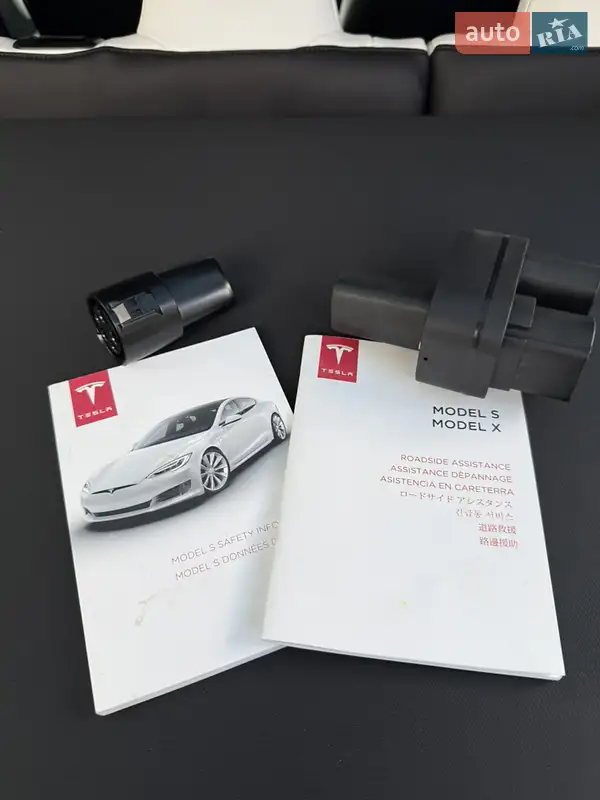 Ліфтбек Tesla Model S 2018 в Харкові документ