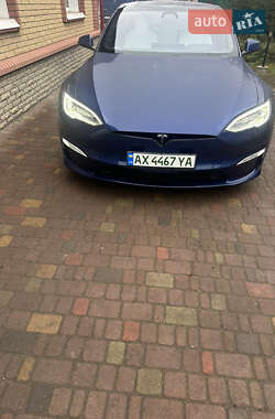 Лифтбек Tesla Model S 2022 в 