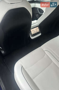 Лифтбек Tesla Model S 2022 в 