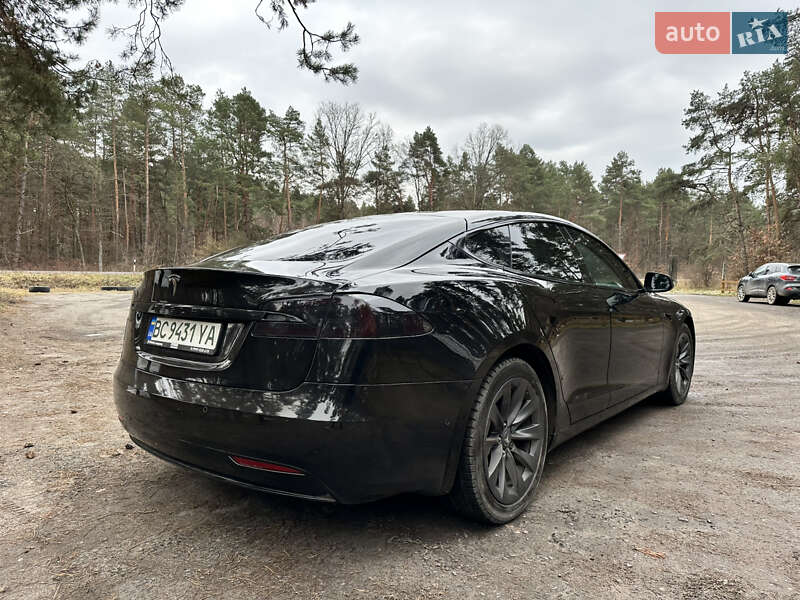 Лифтбек Tesla Model S 2018 в Львове