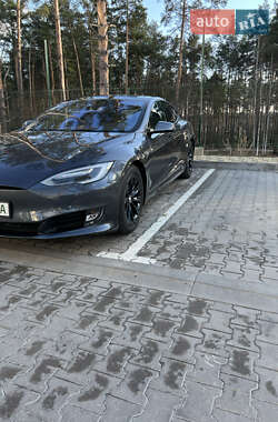 Лифтбек Tesla Model S 2016 в 