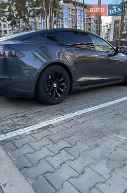 Лифтбек Tesla Model S 2016 в 