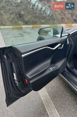 Лифтбек Tesla Model S 2016 в 