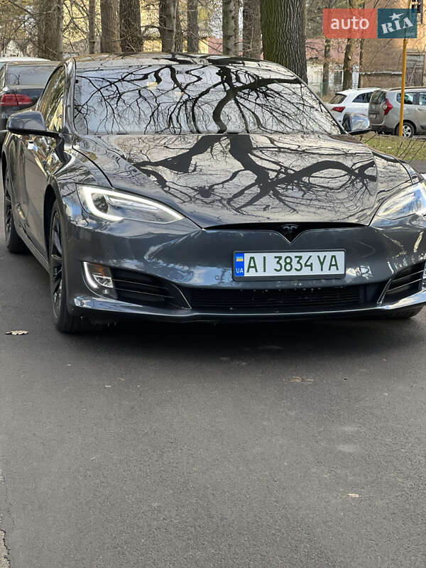 Ліфтбек Tesla Model S 2016 в Гостомелі