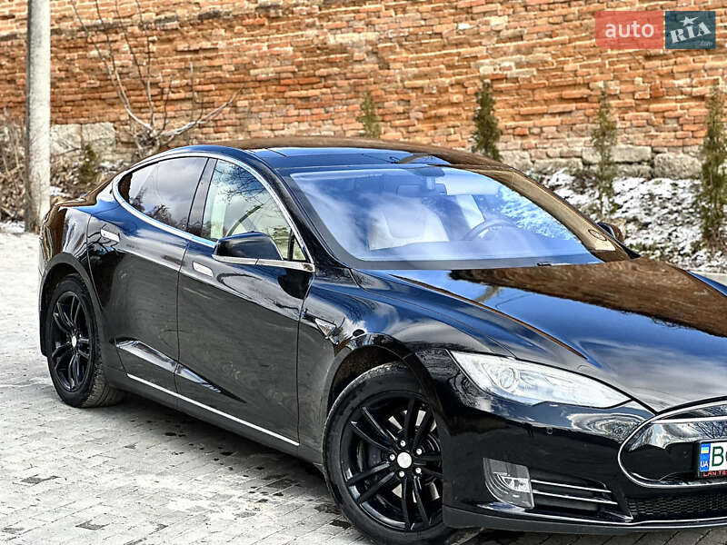 Лифтбек Tesla Model S 2014 в Тернополе фото 15 Лифтбек Tesla Model S 2014 в Тернополе