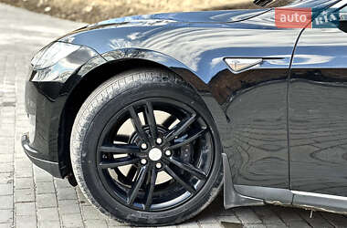 Лифтбек Tesla Model S 2014 в 
