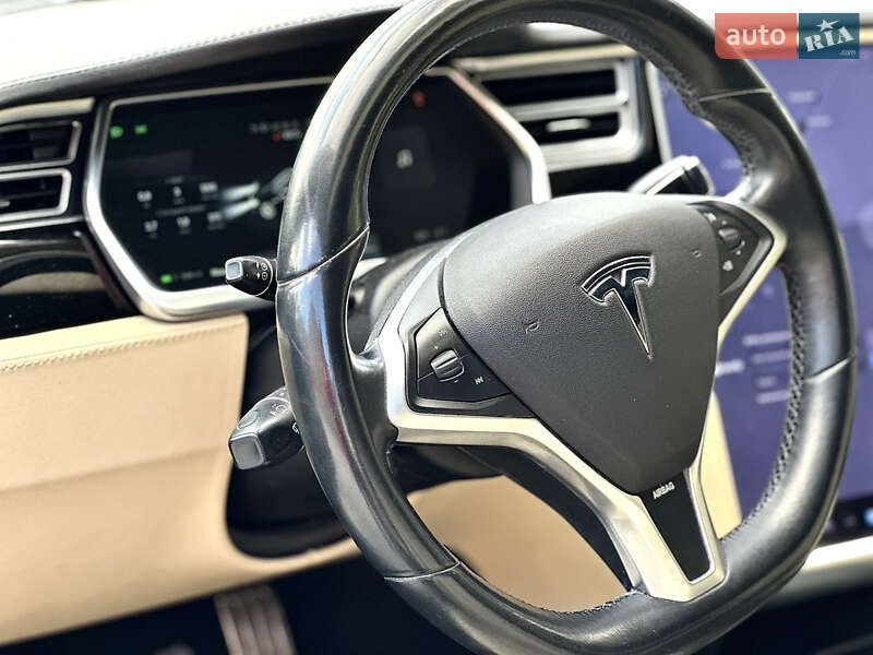 Лифтбек Tesla Model S 2014 в Тернополе фото 27 Лифтбек Tesla Model S 2014 в Тернополе