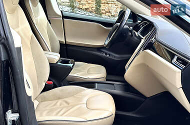 Лифтбек Tesla Model S 2014 в 
