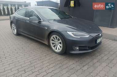 Лифтбек Tesla Model S 2017 в 