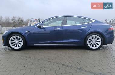 Лифтбек Tesla Model S 2017 в Черновцах