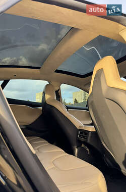 Лифтбек Tesla Model S 2016 в 