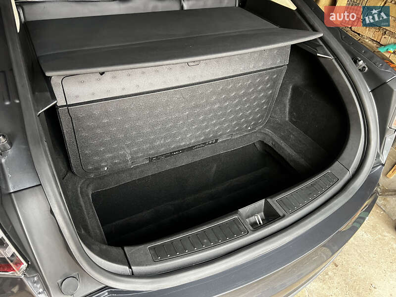 Лифтбек Tesla Model S 2014 в Киеве