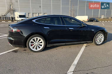 Ліфтбек Tesla Model S 2015 в Рівному