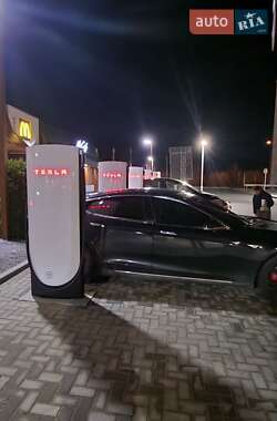 Лифтбек Tesla Model S 2015 в Броварах