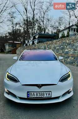 Лифтбек Tesla Model S 2018 в 