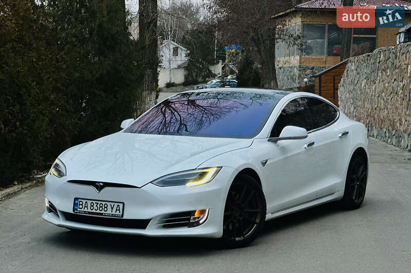Лифтбек Tesla Model S 2018 в 