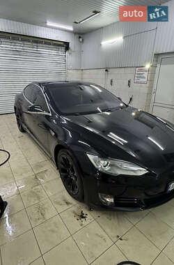 Tesla Model S 2016