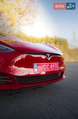 Лифтбек Tesla Model S 2017 в 