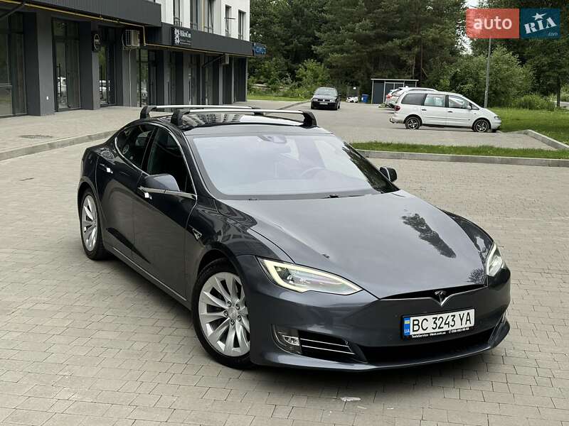 Лифтбек Tesla Model S 2016 в Пустомытах