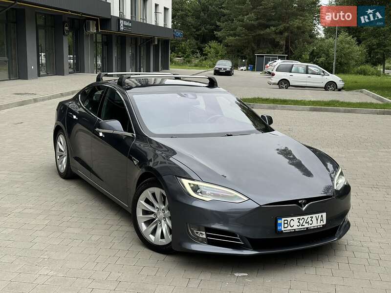 Tesla Model S 2016