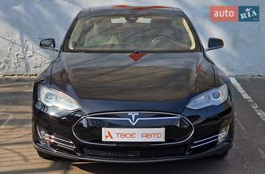 Лифтбек Tesla Model S 2014 в 