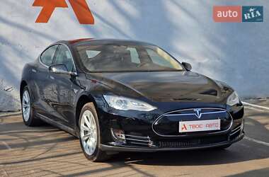Лифтбек Tesla Model S 2014 в 