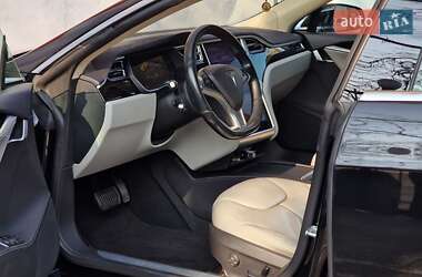 Лифтбек Tesla Model S 2014 в 