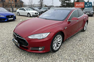Лифтбек Tesla Model S 2016 в 