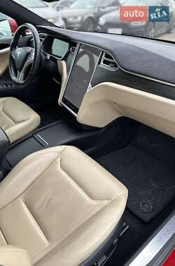 Лифтбек Tesla Model S 2016 в 