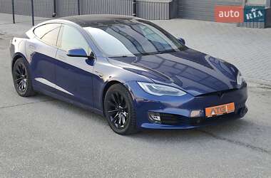 Лифтбек Tesla Model S 2016 в Киеве