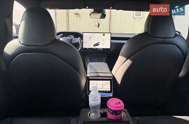 Лифтбек Tesla Model S 2021 в 