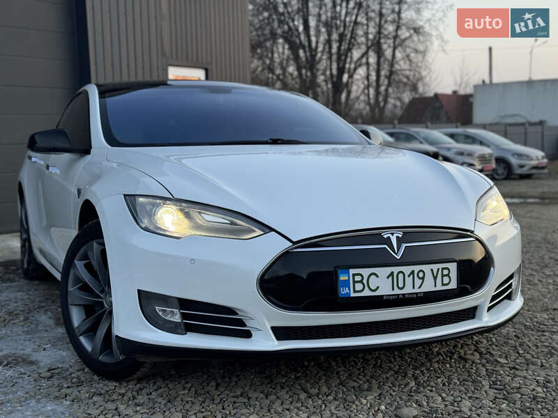 Лифтбек Tesla Model S 2013 в Трускавце