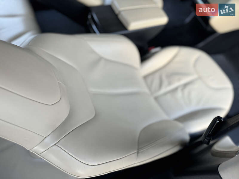 Лифтбек Tesla Model S 2013 в Трускавце