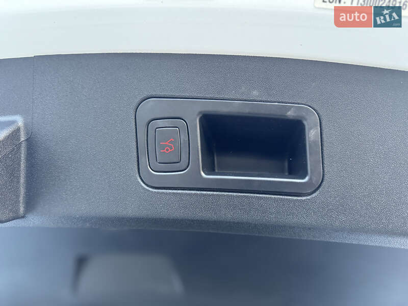 Лифтбек Tesla Model S 2013 в Трускавце