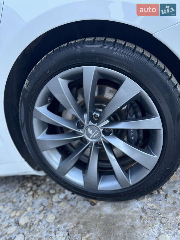 Лифтбек Tesla Model S 2013 в Трускавце