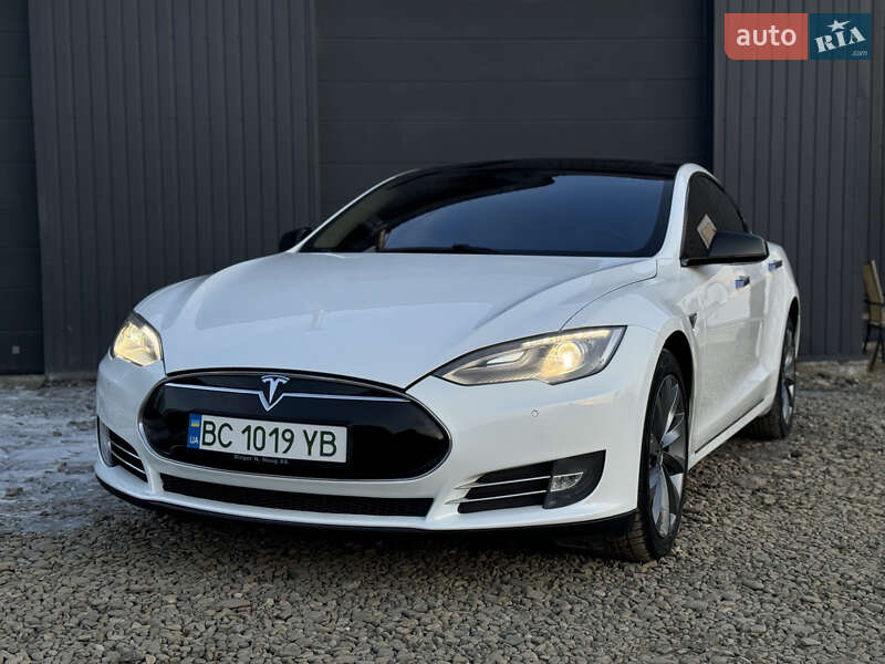 Лифтбек Tesla Model S 2013 в Трускавце