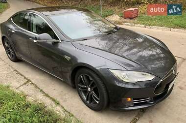 Лифтбек Tesla Model S 2015 в Киеве