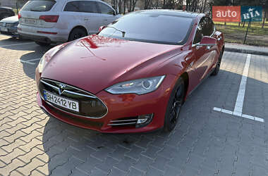 Лифтбек Tesla Model S 2014 в 