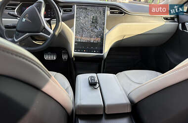 Лифтбек Tesla Model S 2014 в 