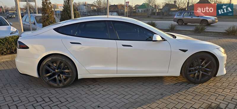 Ліфтбек Tesla Model S 2024 в Дніпрі