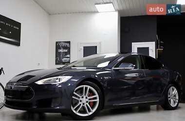 Лифтбек Tesla Model S 2017 в Дрогобыче