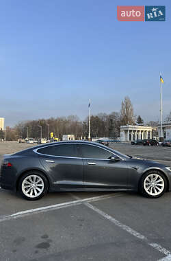 Лифтбек Tesla Model S 2017 в Киеве